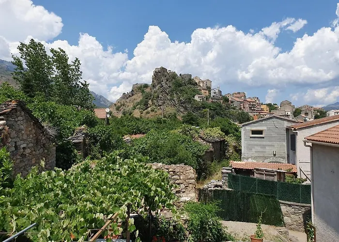 Maison Kyprea: Charmant Appartement /Duplex , Spacieux, Tout Confort Avec Terrasse Exterieure Privee, Parking Privatif , Vue Pittoresque Sur La Citadelle De Corte Et Les Montagnes.